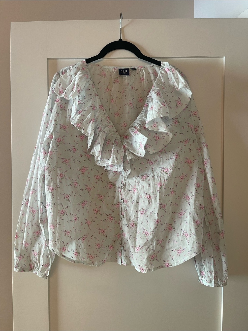 GAP Floral Ruffle V-Neck Blouse - Picture 7 of 10